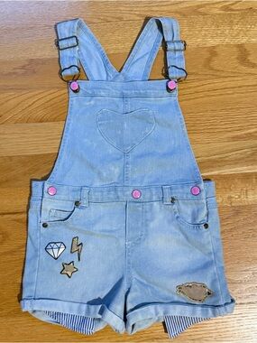 Betsey Johnson Girls Light Blue Denim Short Overalls with Pink Buttons Sz 6x